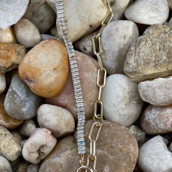 Gold Clasp Toggle closure necklace/choker - Picture 6 of 7